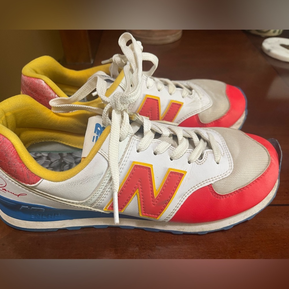 Mens New Balance 574 David’s Sunflower Seeds tennis shoes size 9.5 Rare